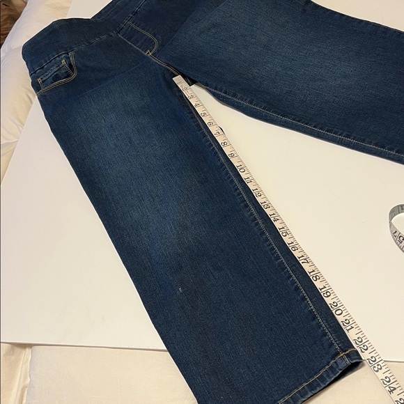 Gloria Vanderbilt Amanda Slimming pull up Jeans, waist band tummy control, sz 10 - Picture 8 of 13